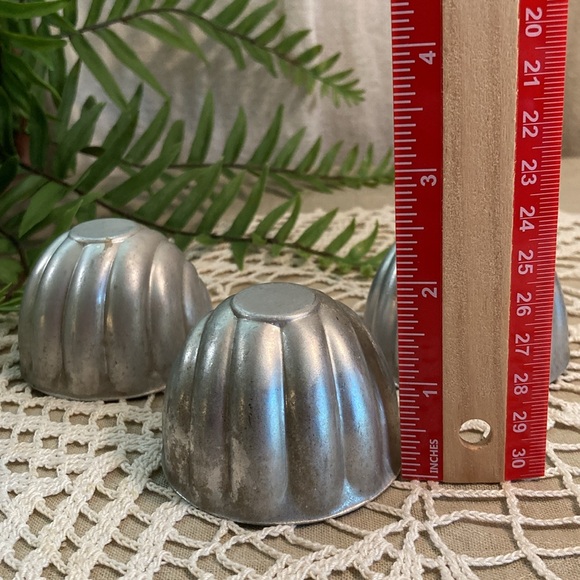 Set Of 6 Vintage Tin Molds - Picture 10 of 16